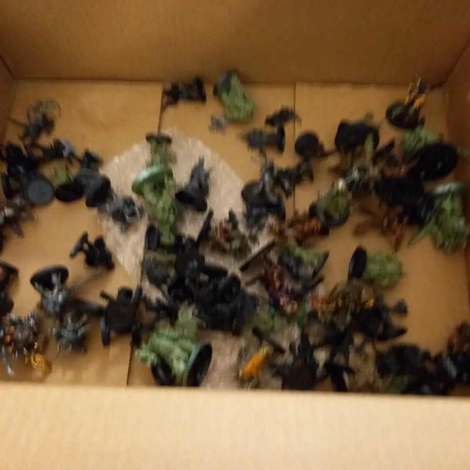 LOT OF ASSORTED MINI FIGURINES FOR TABLE TOP GAMING