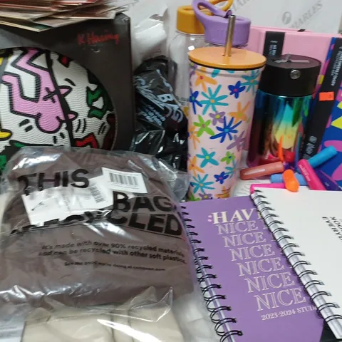 APPROXIMATELY 6 COTTON ON ITEMS INCLUDING NOTEBOOKS, 4 WATERBOTTLES, KEITH HARING BASKETBALL