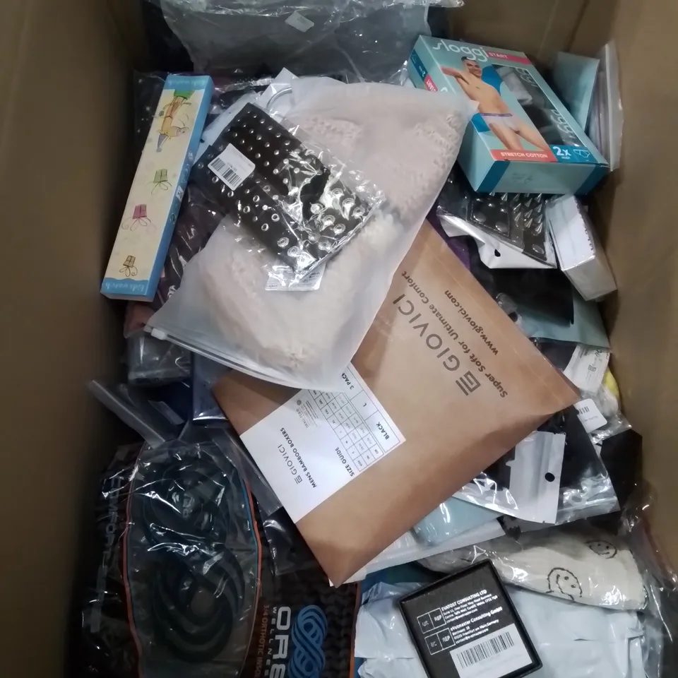 BOX CONTAINING LARGE AMOUNT OF MIXED FASHION ITEMS TO INCLUDE: LARGE AMOUNT OF SILVER PLATE AND COSTUME JEWELLERY,  MIXED CLOTHING ITEMS, KIDS WATCHES, SUNGLASSES AND LOTS MORE.