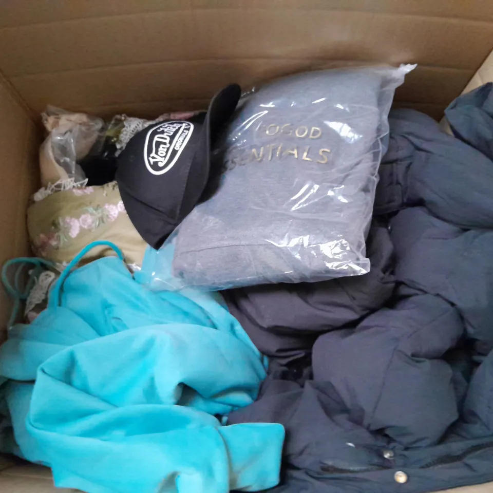 LARGE BOX OF ASSORTED CLOTHING ITEMS IN VARIOUS STYLES, COLOURS AND SIZES