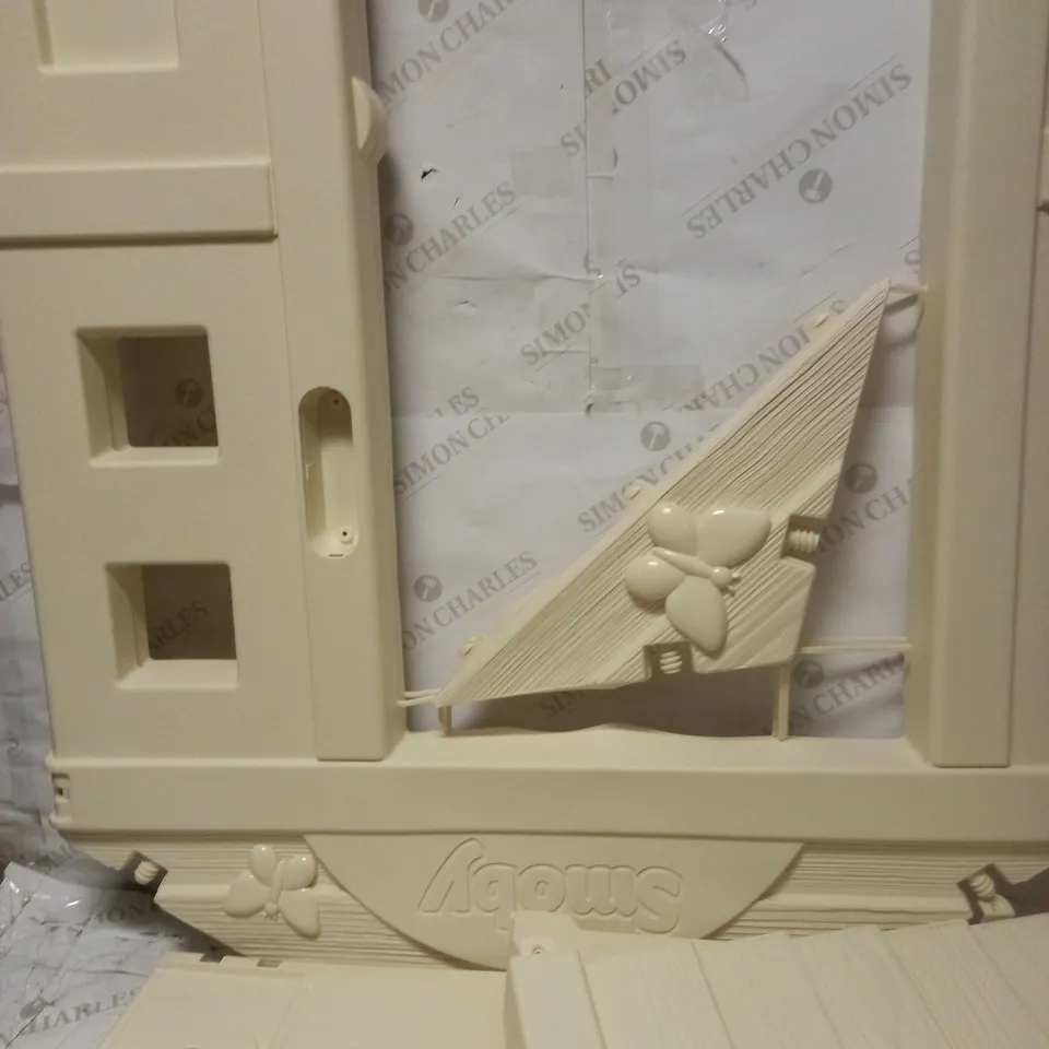 SWEET CORNER PLAYHOUSE  RRP £169.99