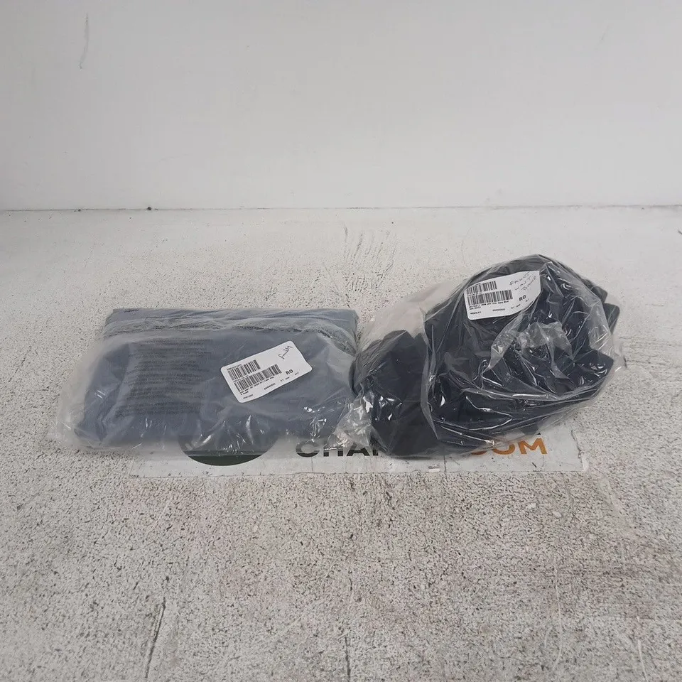 BOX OF APPROXIMATELY 20 ASSORTED CLOTHING ITEMS OF VARIOUS SIZES AND STYLES