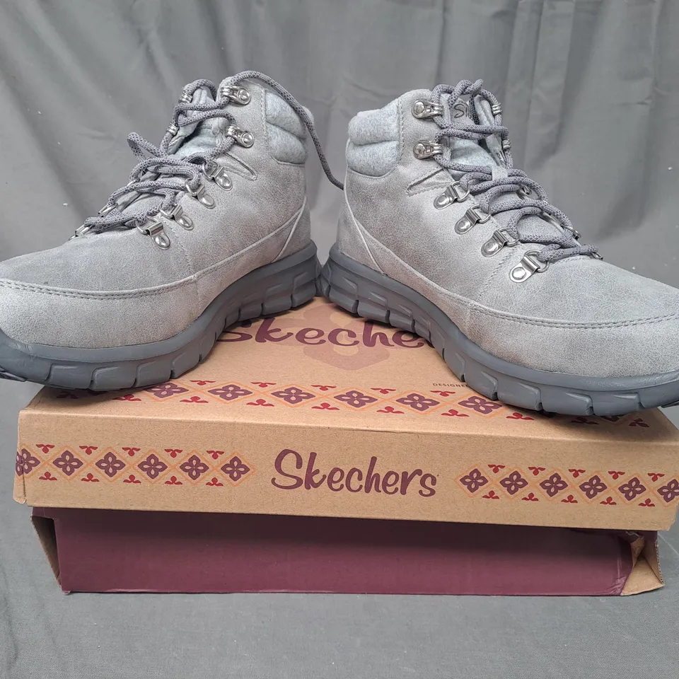 BOXED SKECHERS SYNERGY WARM TECH BOOTS, GREY - SIZE 7