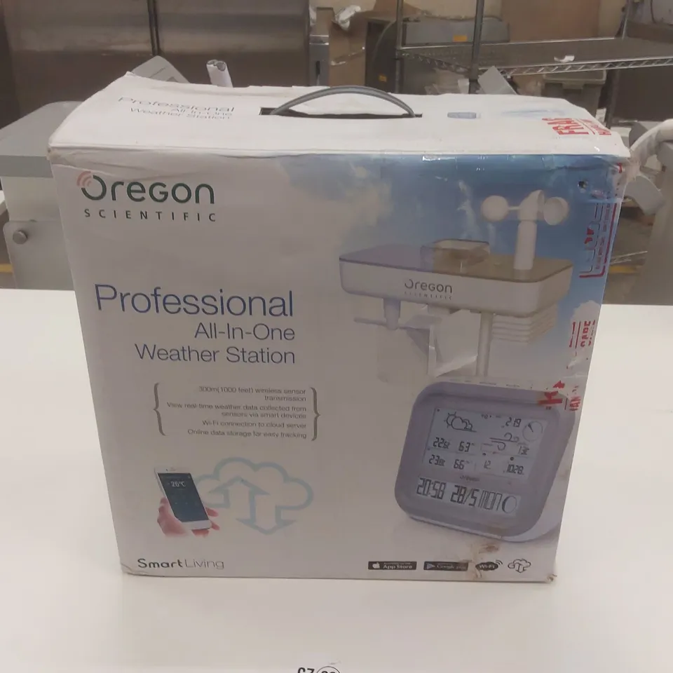 BOXED OREGON SCIENTIFIC PROFESSIONAL ALL-IN-ONE WEATHER STATION