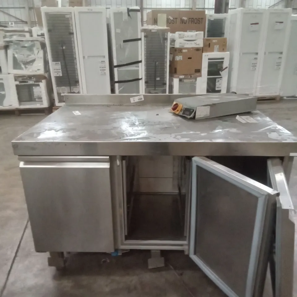 COMMERCIAL FOOD PREP STATION WITH UNDERCOUNTER FRIDGES