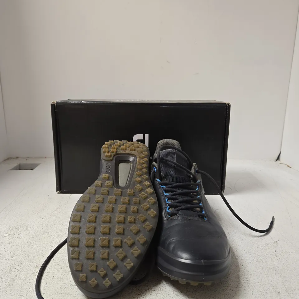 FOOTJOY QUANTUM GOLF SHOES – MEN'S, UK 8 (EU 42) – BLACK