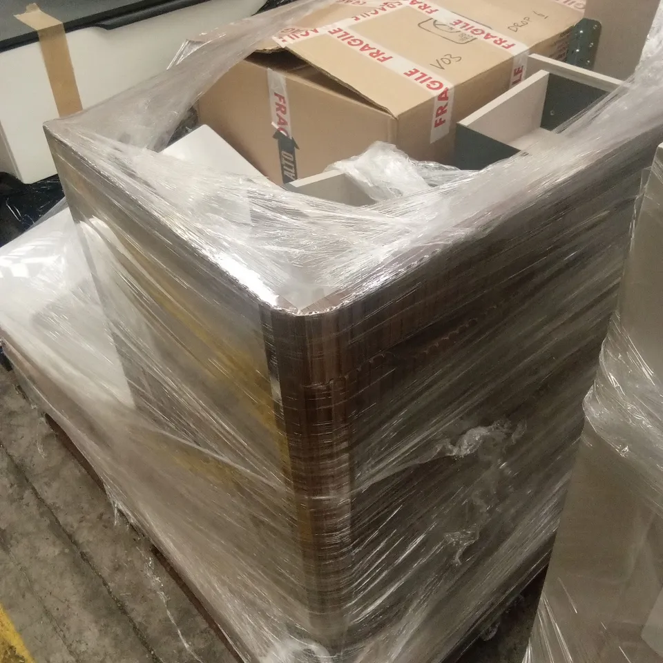 PALLET OF ASSORTED BATHROOM PRODUCTS TO INCLUDE; BASIN, MIXER, VANITY CARCASS ETC