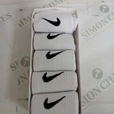 BOX NIKE TRAINER SOCKS PAIR OF 5