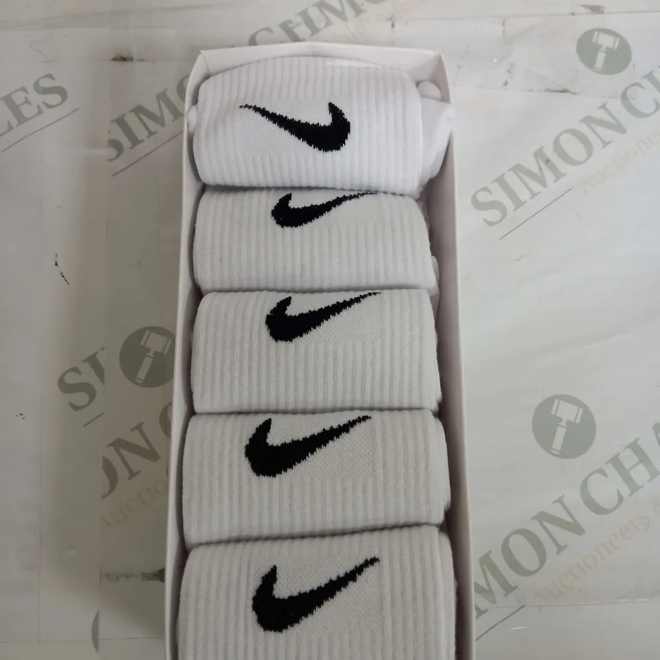 BOX NIKE TRAINER SOCKS PAIR OF 5