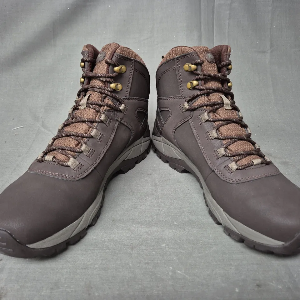 BOXED PAIR OF MERRELL VEGO MID ANKLE BOOTS IN ESPRESSO UK SIZE 10.5