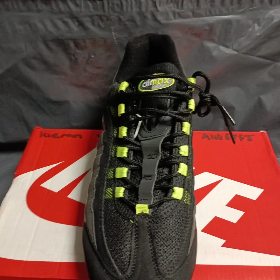 BOXED PAIR OF NIKE AIR MAX 95 TT RUNNING SHOES – UK 12 