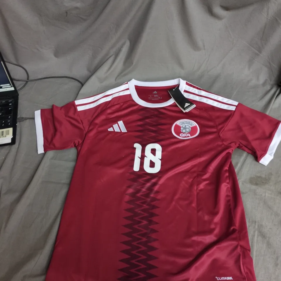 ADIDAS QATAR FA FOOTBALL JERSEY – RED, UK L, NR 18 'EL NINO' (OFFICIAL LICENSED PRODUCT)