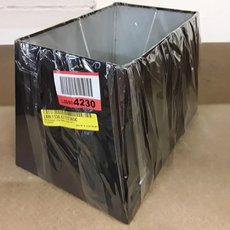 SILK RECTANGLE LAMP SHADE (SCREW ON)