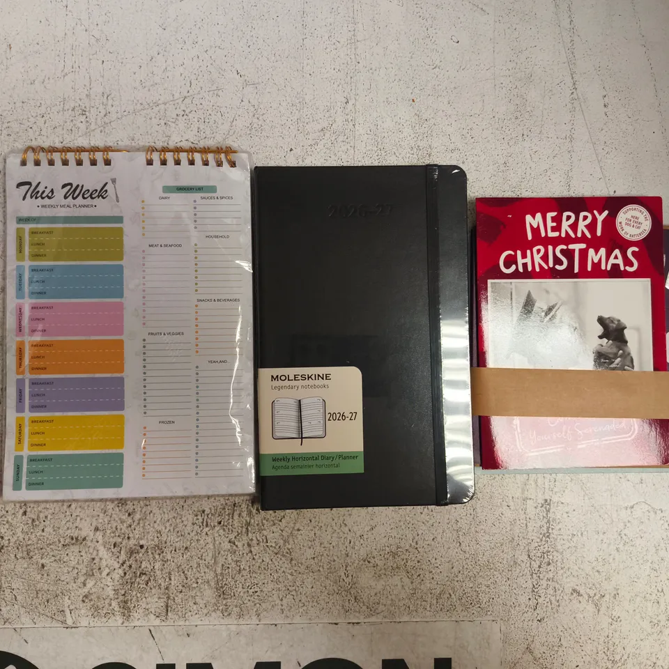 APPROXIMATELY 10 ASSORTED HOUSEHOLD ITEMS