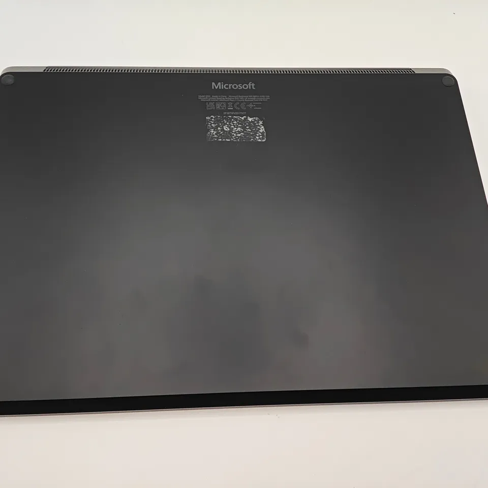 MICROSOFT SURFACE LAPTOP 6 IN BLACK MODEL 2033