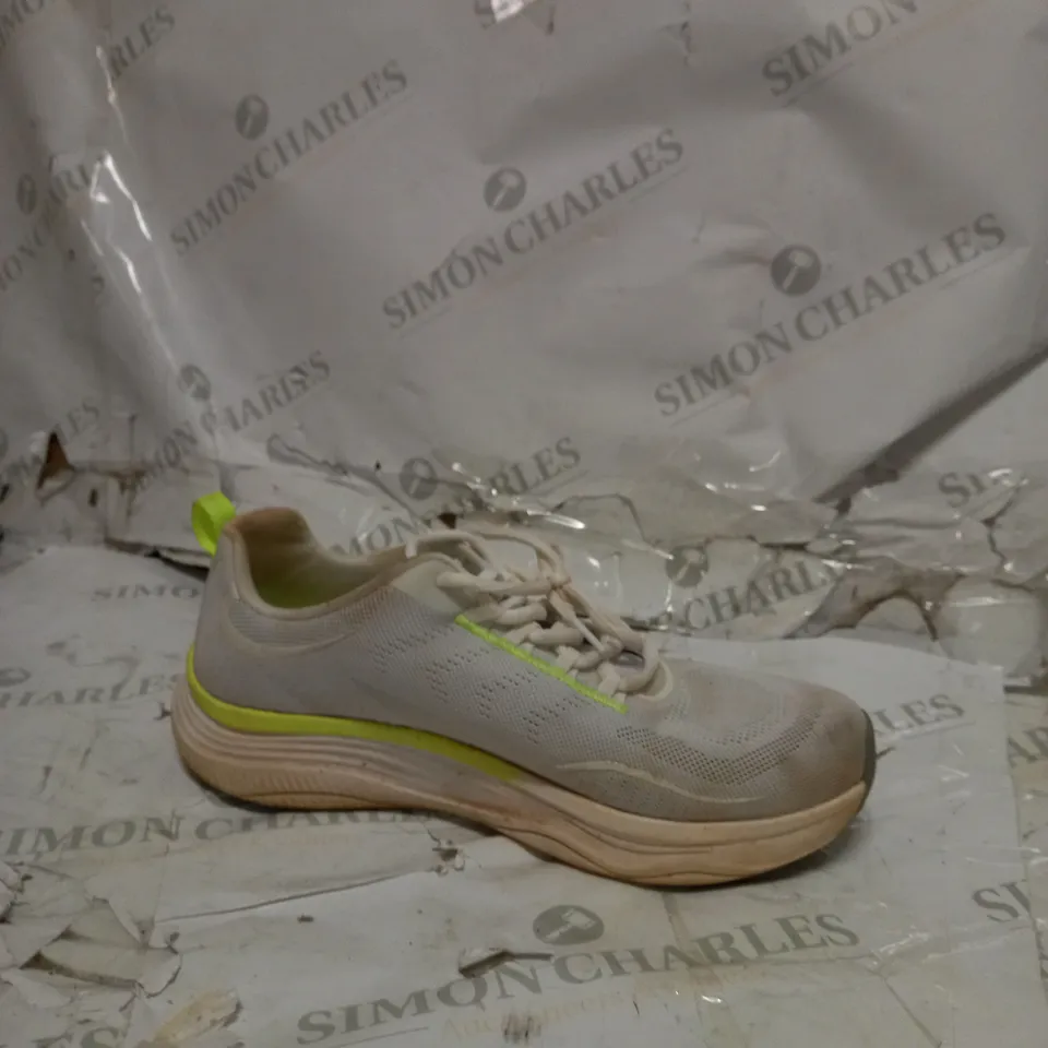 SKECHERS SLIP ON TRAINER IN WHITE  - SIZE 7