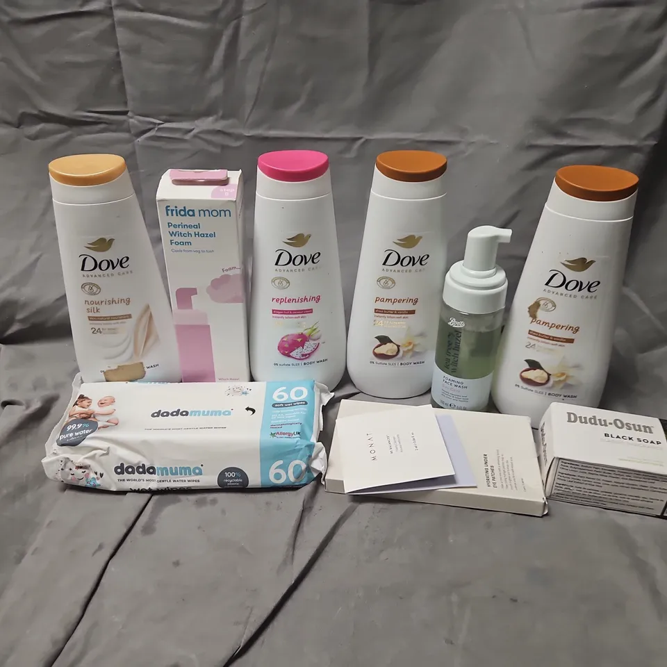 APPROXIMATELY 15 ASSORTED HEALTH & BEAUTY PRODUCTS TO INCLUDE DOVE BODY WASH, DUDU-OSUN BLACK SOAP, DADAMUMA WIPES, ETC