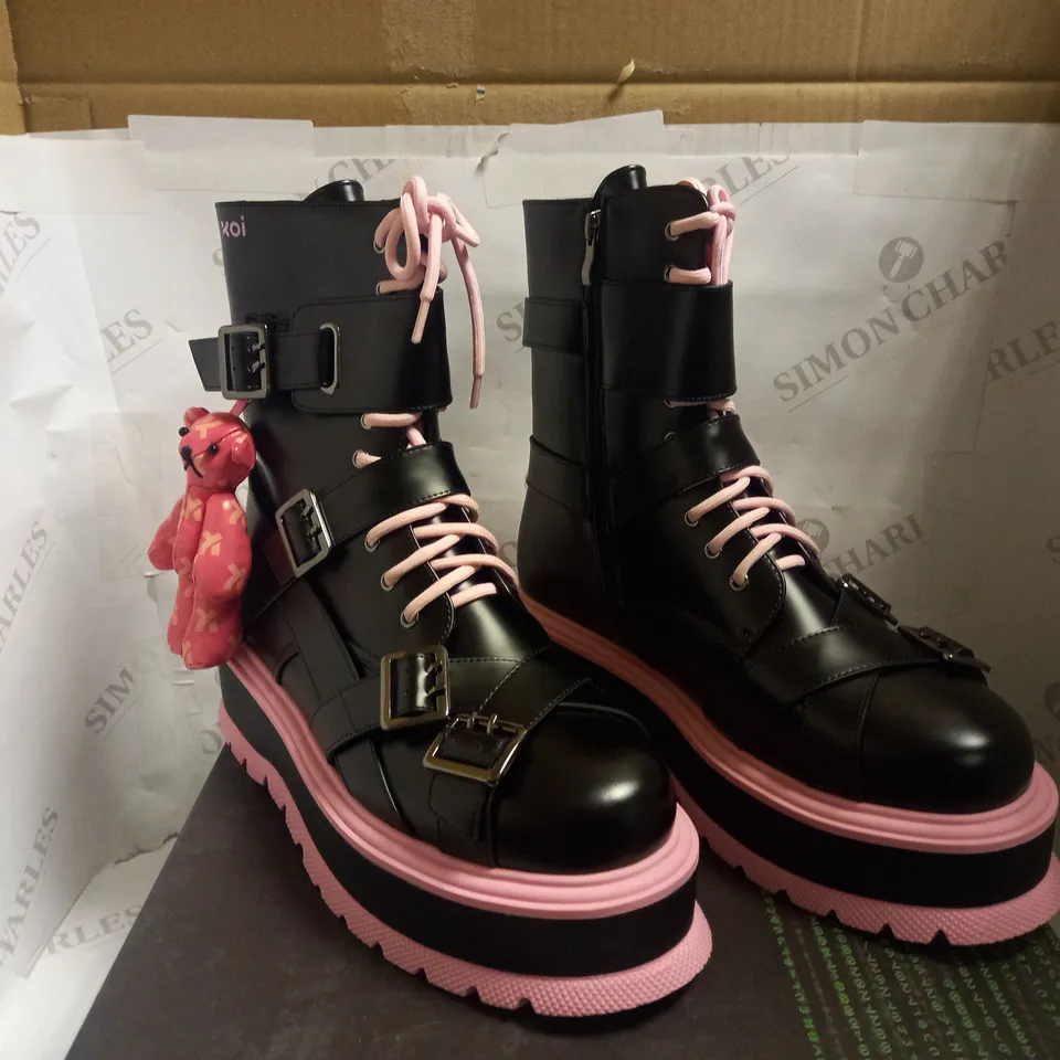 KOI VEGAN FRIEND FROM MY DREAMS TEDDY BEAR BOOTS - BLACK/PINK SIZE 10