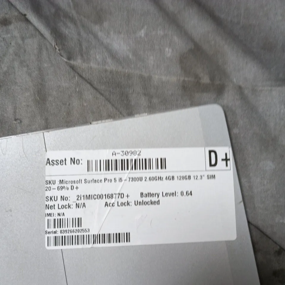 MICROSOFT SURFACE PRO 5 TABLET – I5-7300U, 4GB RAM, 120GB SSD, 12.3IN DISPLAY - CRACKEDF SCREEN
