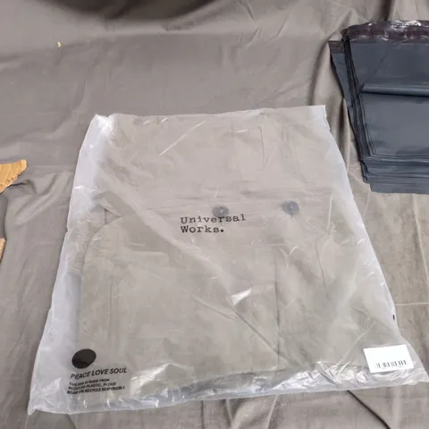 UNIVERSAL WORKS LINEN SLUB WEAVE BAKERS JACKET – OLIVE – UK M