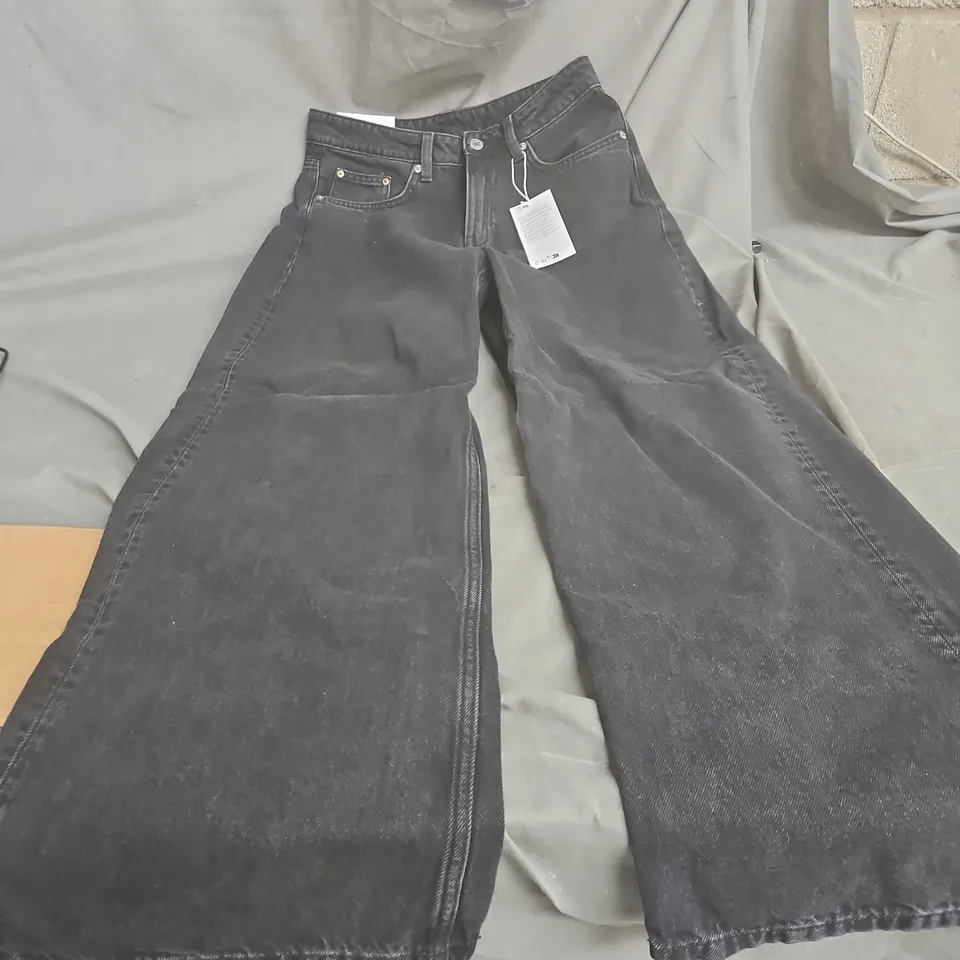 UK 6 WEEKDAY MISSY JEANS – BLACK DENIM, LOW WAIST, LOOSE FIT, WIDE LEG (25/30)