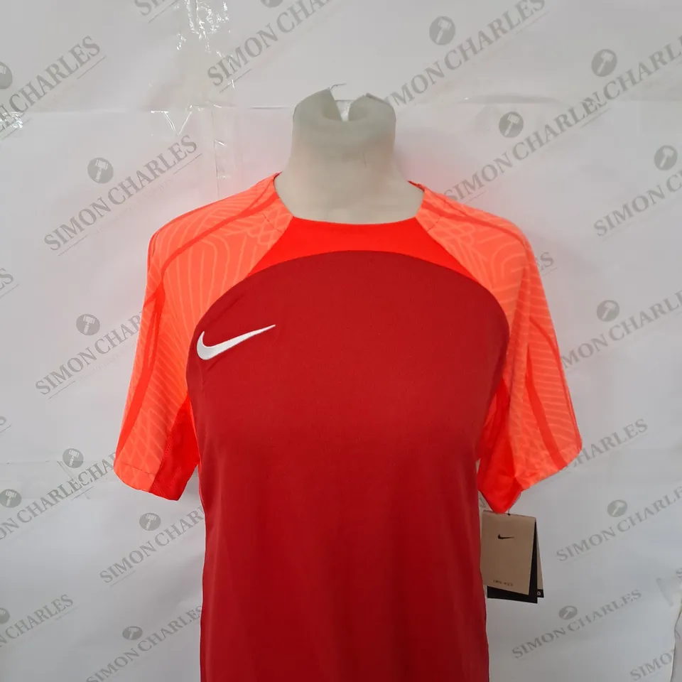 NIKE LOGO CASUAL T-SHIRT SIZE M