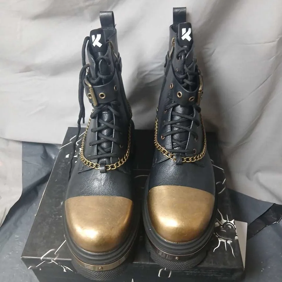 KOI BOOTS – BLACK LEATHER WITH GOLD TOE CAP & CHAIN DETAIL, UK 9 (PAIR)