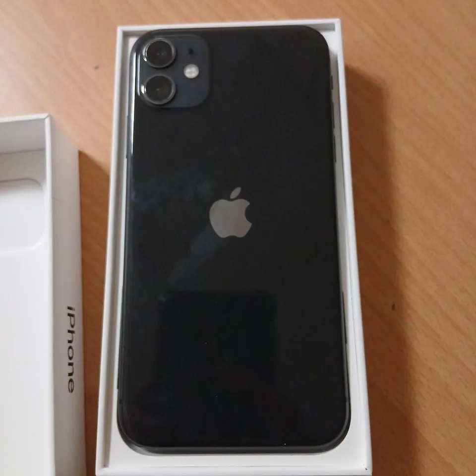 APPLE IPHONE 11 – BLACK, BOXED WITH CHARGER & USB-C TO LIGHTNING CABLE