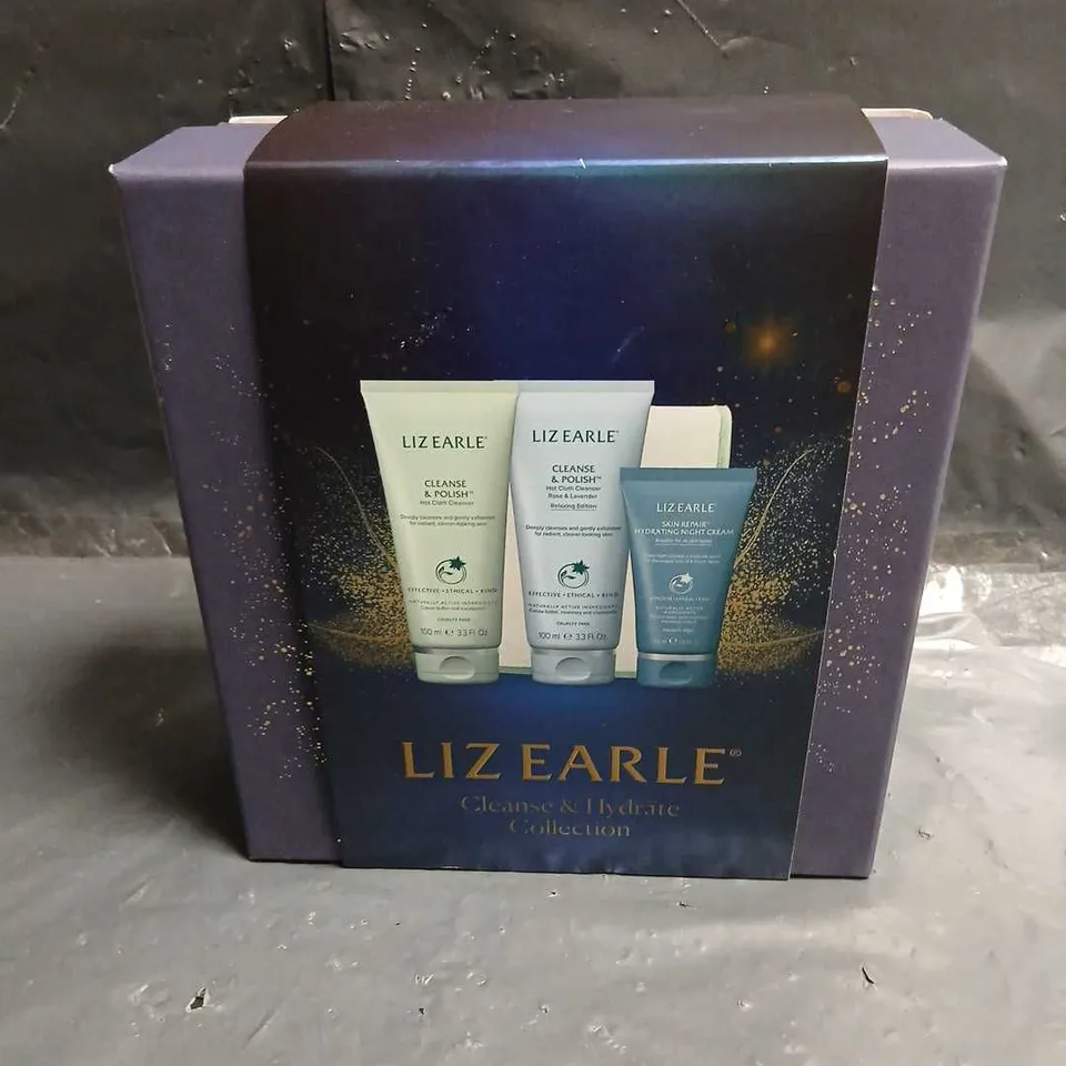 LIZ EARLE CLEANSE & HYDRATE COLLECTION SKINCARE SET – BOXED