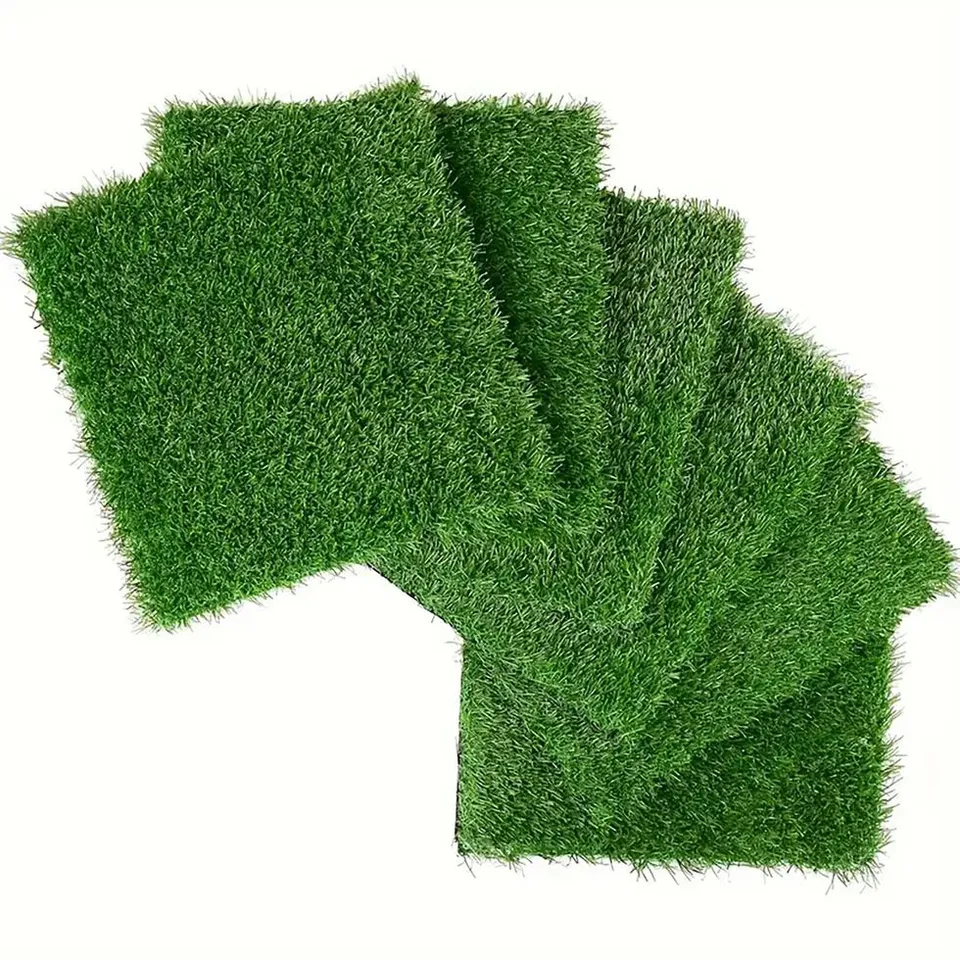 Boxed interlocking deck tiles (36 pcs) - field green (1 box)