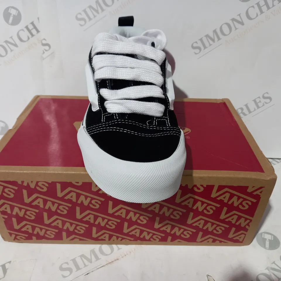 BOXED PAIR OF VANS KNU SKOOL SHOES IN BLACK/WHITE UK SIZE 4