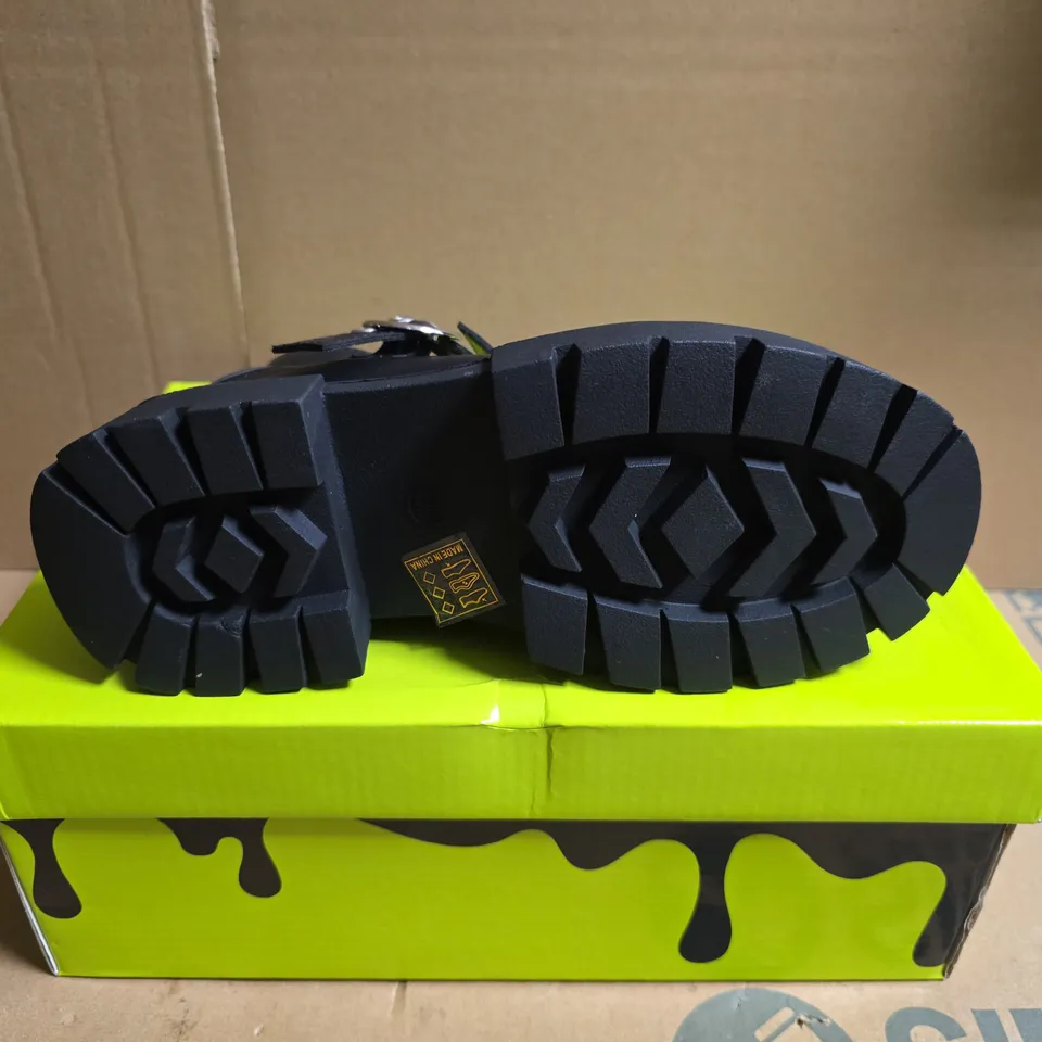 BOXED PAIR OF KIDS KOI LOVEBUG MEADOW MARY JANE SHOES - UK SIZE 10K