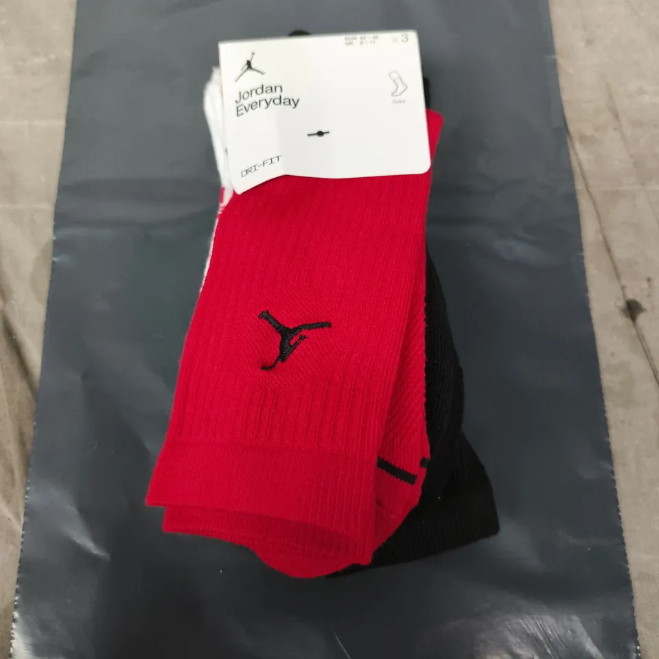 JORDAN EVERYDAY CREW SOCKS – RED/WHITE/BLACK – DRI-FIT – UK 8–11 (EUR 42–46) – 3-PACK