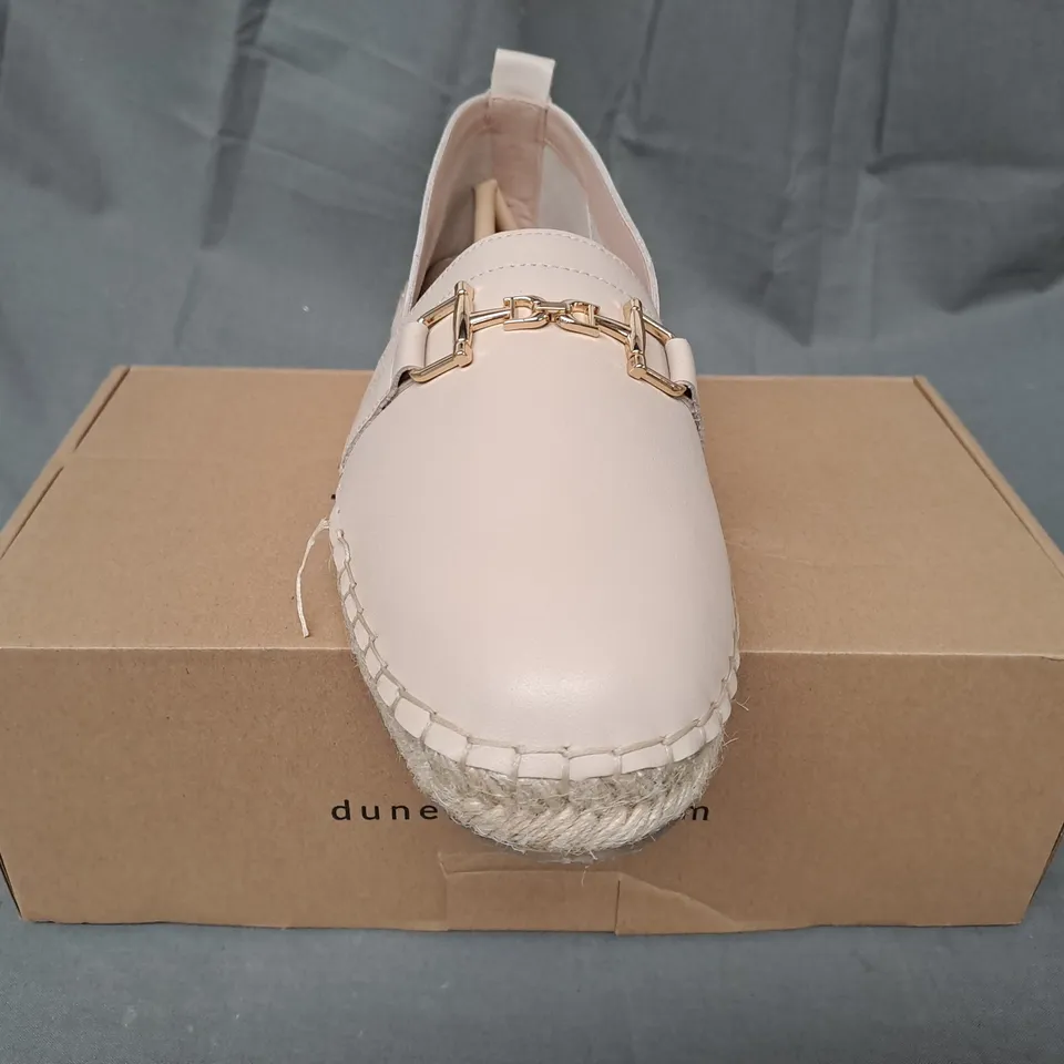 BOXED PAIR OF 736 GELLATO LOAFERS IN BEIGE SIZE 8