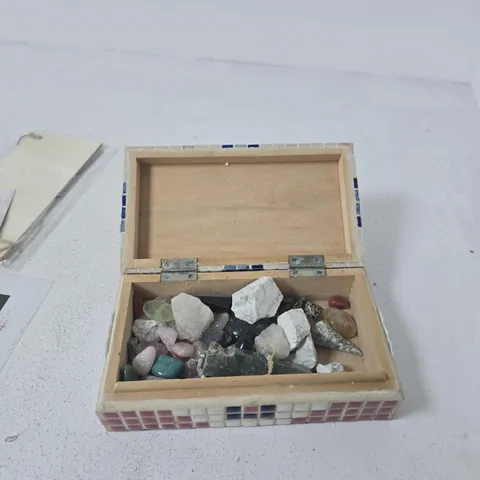 APPROXIMATELY 15 ASSORTED HOUSEHOLD ITEMS INCLUDING CRYSTAL SET AND SEWING KIT