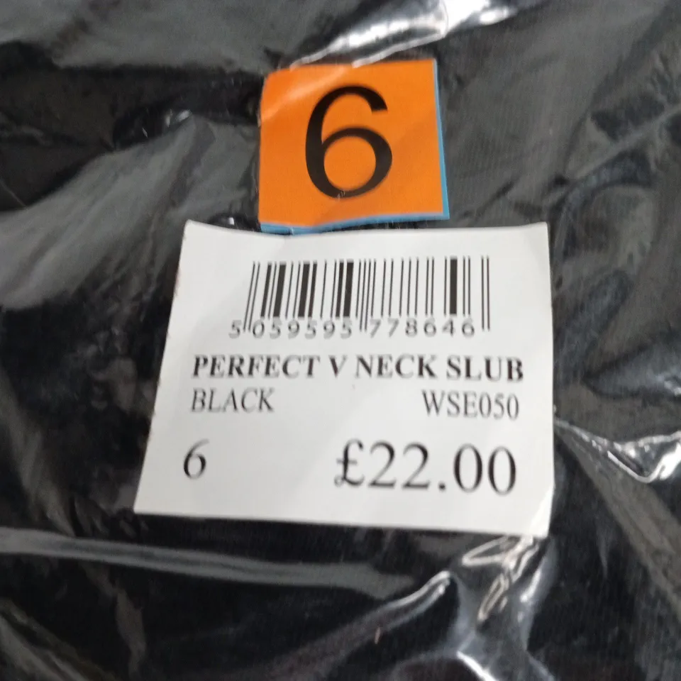 CREW CLOTHING COMPANY PERFECT V-NECK SLUB BLACK TOP – UK SIZE 6 