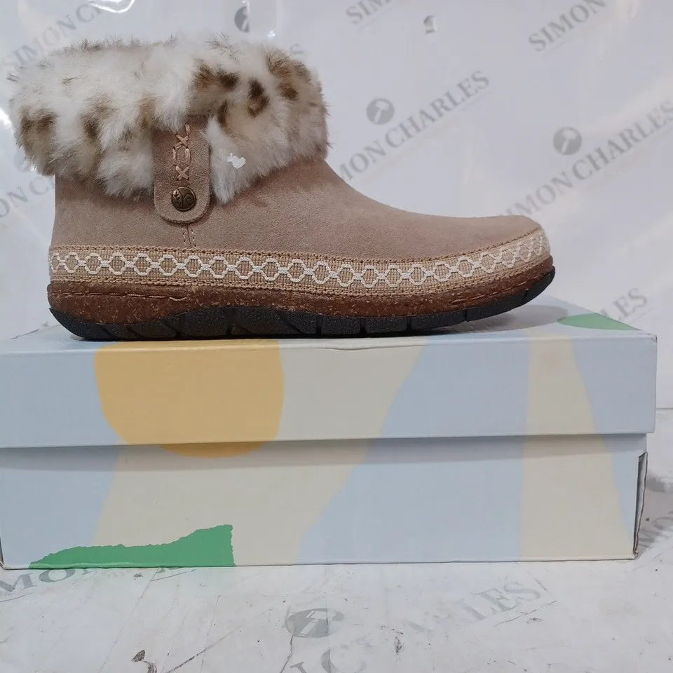 BOXED PAIR OF EARTH ORIGINS EMMALYN BOOTIES IN BEIGE - SIZE 6