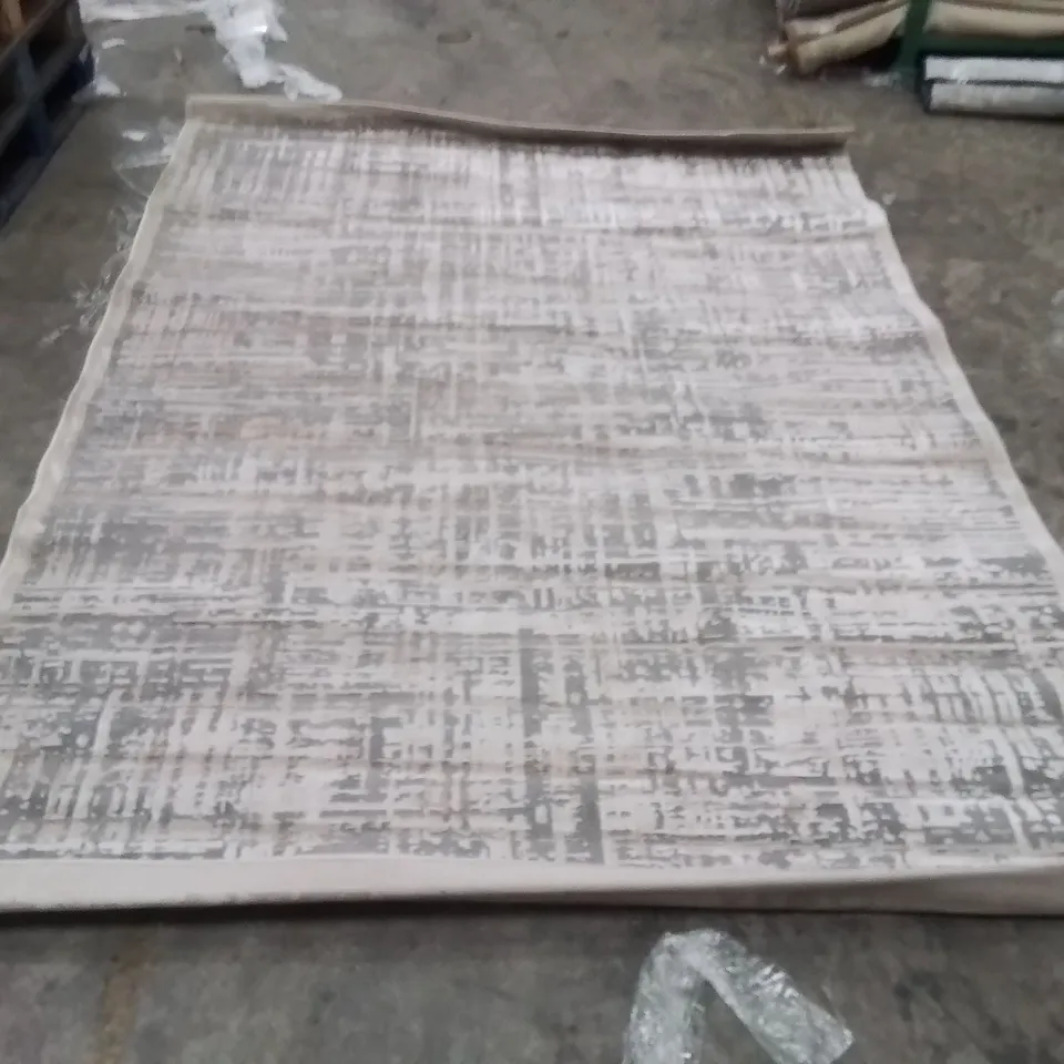 QUALITY DESIGNER AREA RUG - APPROXIMATELY 270X200