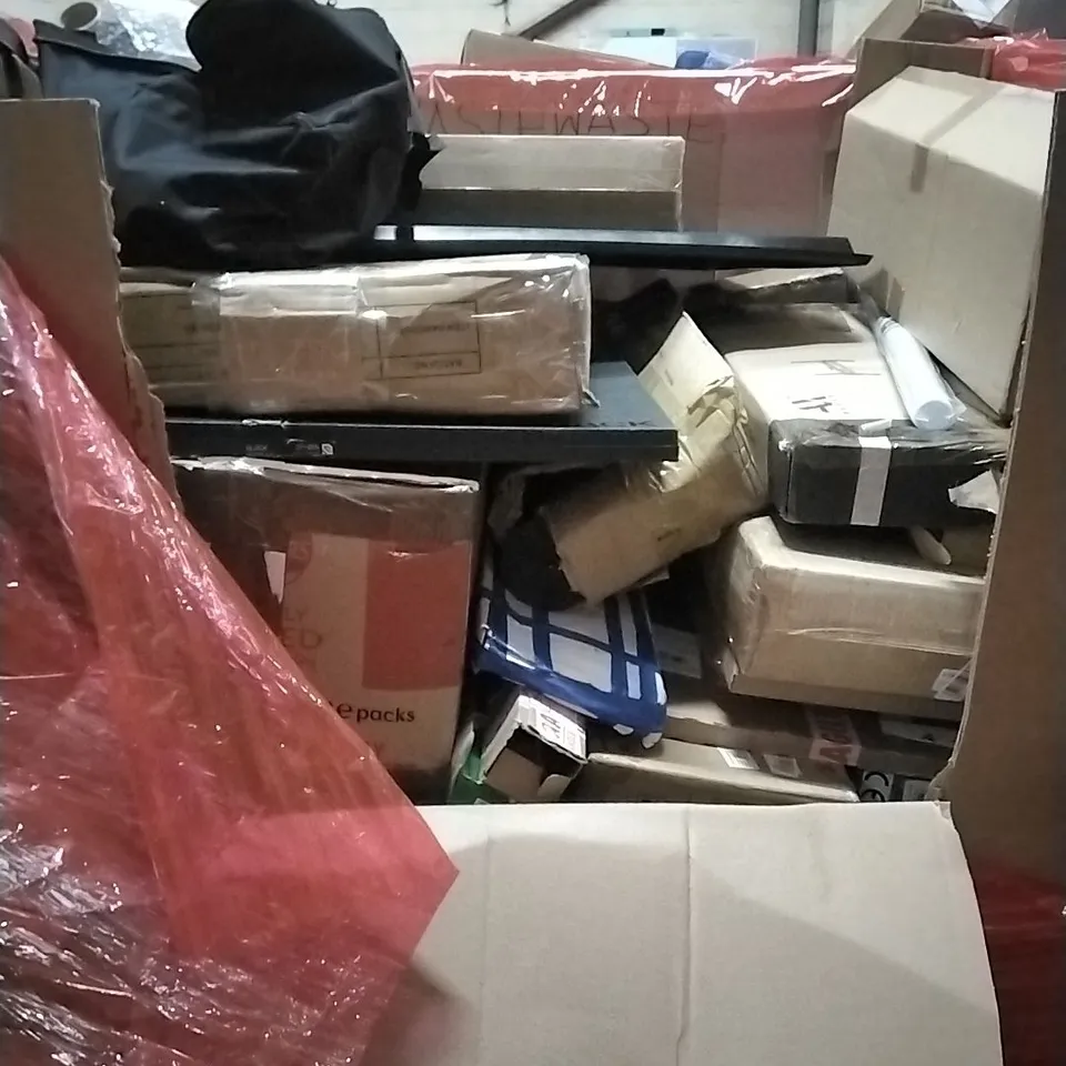 PALLET OF HOUSEHOLD ITEMS TO INCLUDE GIGI BUILDING BLOCKS, WALL CLOCK,  ANTI BLUE LIGHT SCREEN PROTECTOR, TV WALL MOUNT AND OTHER ASSORTED ITEMS...