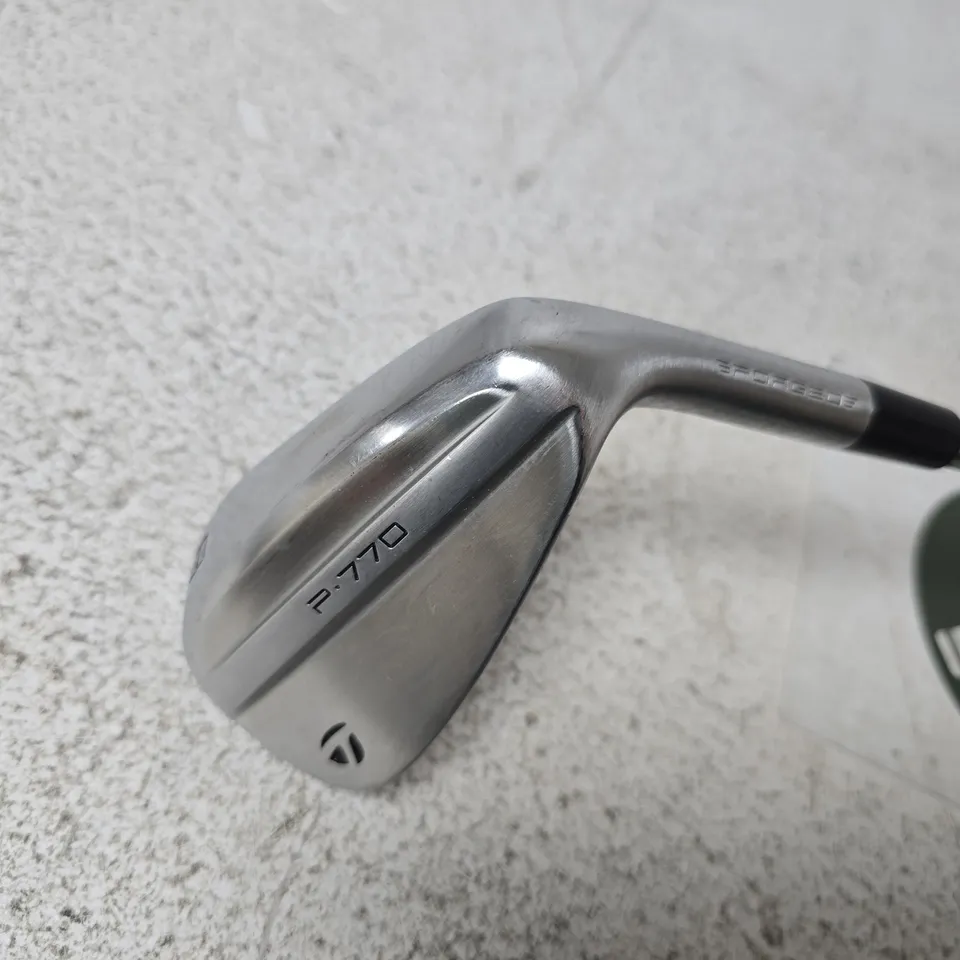 TAYLORMADE DYNAMIC GOLD SHAFT GOLF CLUB: IRON HEAD MARKED R770