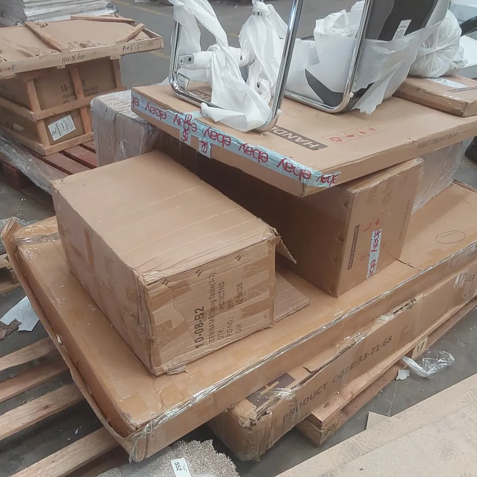 PALLET CONTAINING A LARGE QUANTITY OF ASSORTED DESIGNER FURNITURE PARTS