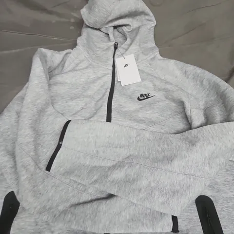 NIKE TECH FLEECE HOODIE - XL