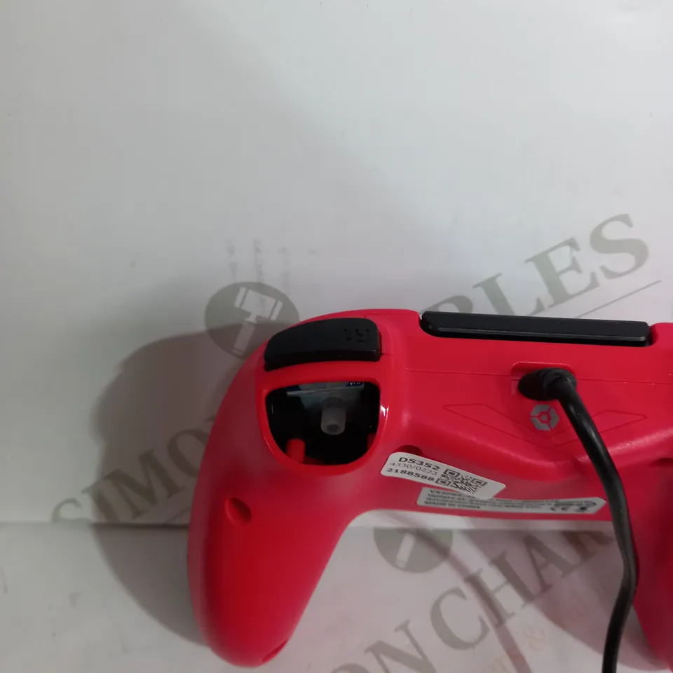 VX4 RED PREMIUM WIRED CONTROLLER