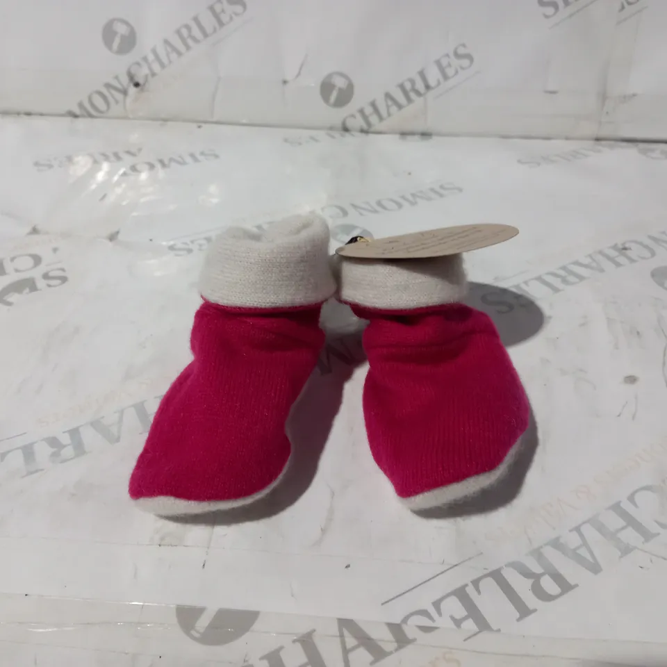 TRUTLE DOVE CASHMERE BOOTIES