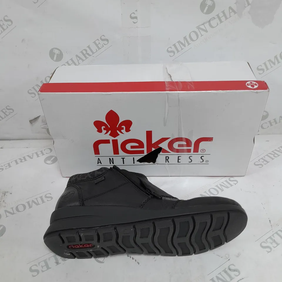 BOXED PAIR RIEKER LEATHER DOUBLE ZIP WATER RESISTANT BOOTS IN BLACK SIZE 6.5 