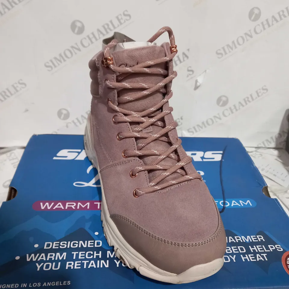 BOXED PAIR OF SKECHERS D'LITES SATIN COLLAR LACE UP BOOTS, BLUSH - SIZE 5.5