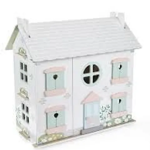 BOXED ACORN WOODEN DOLLHOUSE WITH FURNITURE