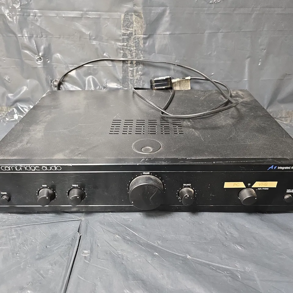 CAMBRIDGE AUDIO A-SERIES INTEGRATED AMPLIFIER (A1 V3.0)