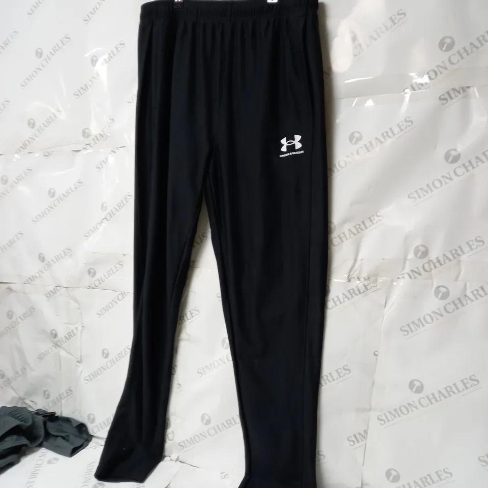 MEN'S UNDER ARMOUR TRACK PANTS BLACK SIZE LARGE.