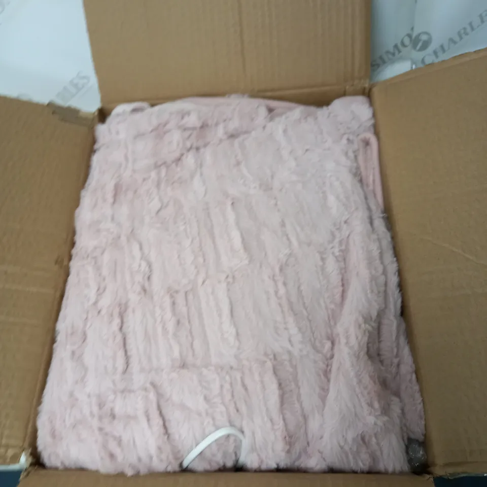 COZEE HOME FAUX FUR HEATED THROW PINK